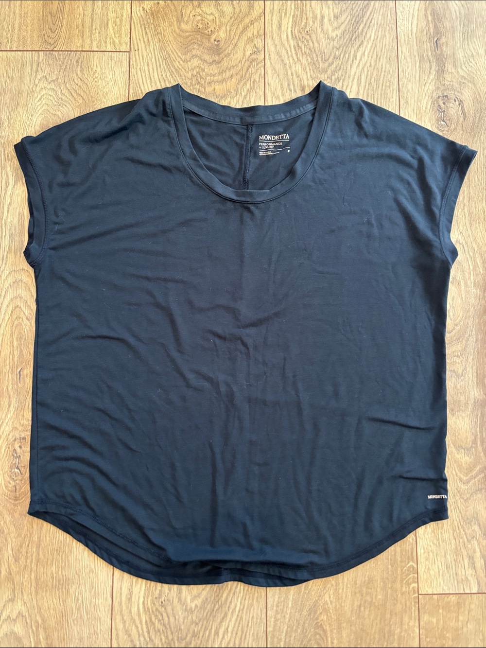 Mondetta Black Short Sleeve Scoop-Hem Tee